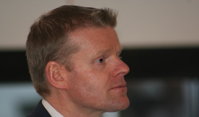 VVD'er Kees Porskamp diende namens alle partijen een motie in. Foto: Kyra Broshuis