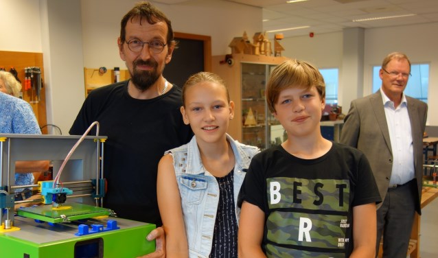 Janneke en Gerben Taken en hun vader Eugène uit Lichtenvoorde namen ook deel aan de cursus. Foto: Clemens Bielen