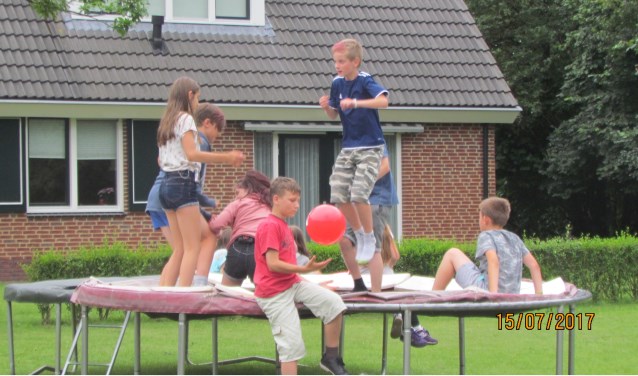 De Poolse diabetes patiëntjes vermaken zich prima in Borculo. Foto PR