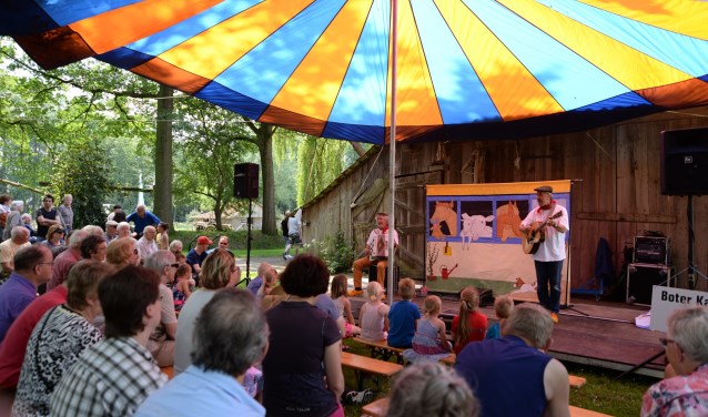 Muzikanten zingen liedjes in de streektaal van de Achterhoek en West-Münsterland. Foto: PR