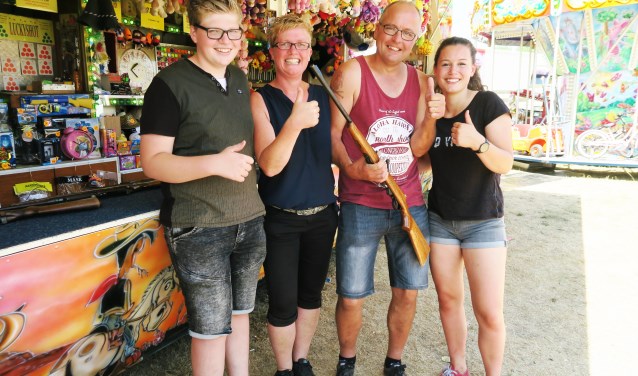 De Koningen en Koninginnen 2018 van de Kermis in Voor-Beltrum met vlnr Thomas Bruggeman, Carla Tuinte, Michel Tuinte en Fenne Knops. Foto: Theo Huijskes