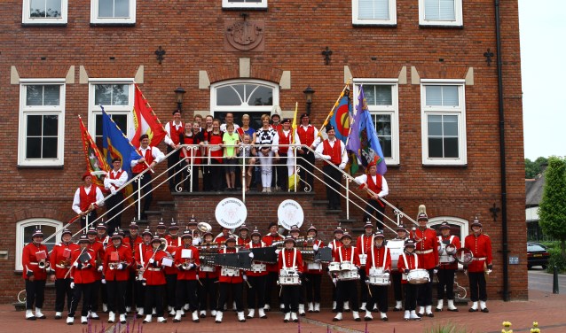 Voor het Lichtenvoordse raadhuis. Foto: PR St. Switbertus/E. Neef