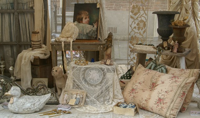Aan de Zaadmarkt, Houtmarkt en Groenmarkt is een veelzijdig aanbod brocante en antiek te vinden. Foto: Achterhoekfoto.nl/Gerard Kiezebrink
