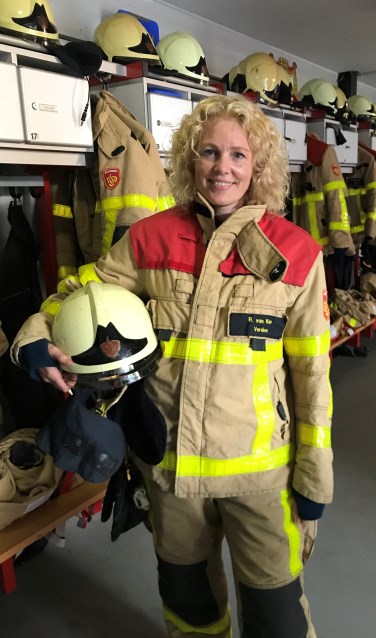 Rosemarie van Kan is de eerste vrouwelijke vrijwillige bevelvoerder van de Vordense brandweer. Foto: Hans Vaarties