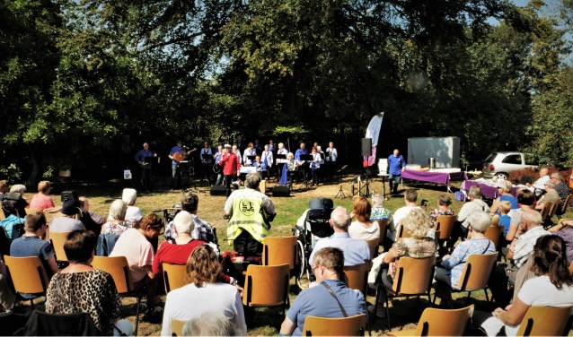Gezellige drukte in de tuin van de Cederhof. Foto: PR