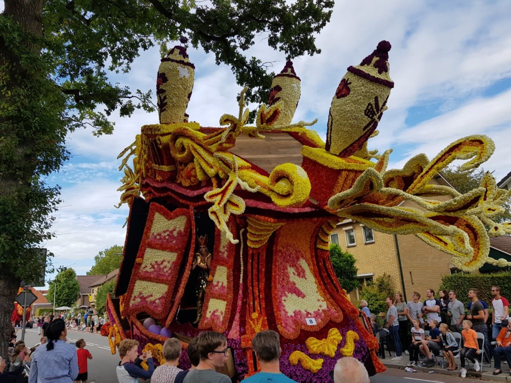 Vedut Nogal: Wat een poppenkast. Foto: Henri Walterbos