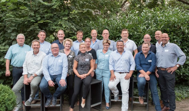 Het bestuur en een groot deel van de leden van de Businessclub van voetbalvereniging Ruurlo. Foto: PR