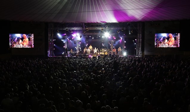 Het Grensconcert van de Barghse Jonges krijgt een vervolg op het terrein naast de Candy Castle. Foto: Atsuyuki Shimada