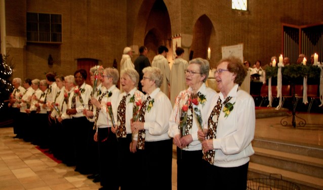 Het dameskoor van de katholieke Jacobuskerk bestaat 50 jaar. Foto: PR