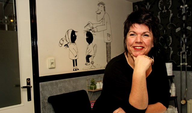 Edith Steintjes in haar kapsalon, HaarStijl Edith. Foto: Liesbeth Spaansen