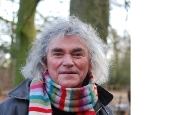 Hans Keuper te gast bij proeverij in het dialect. Foto: Hans Keuper