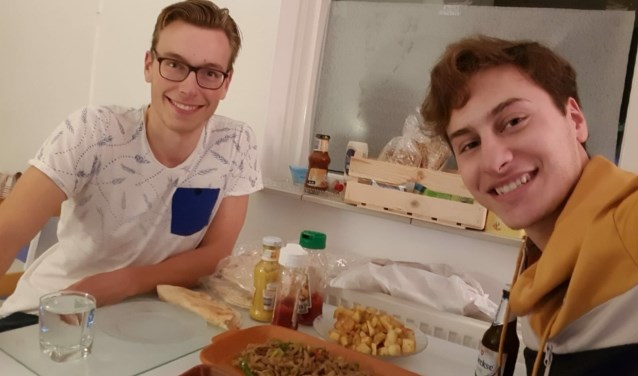 Stijn en Anas zijn vrienden geworden door Meet&Connect. Foto PR