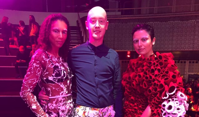 Tim Dekkers te midden van zijn modellen. Foto: eigen foto