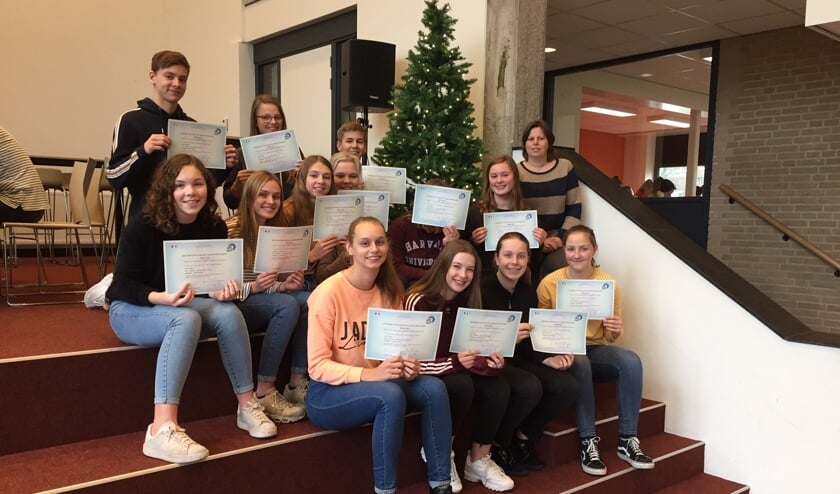 De leerlingen met hun DELF-diploma. Foto: PR Marianum