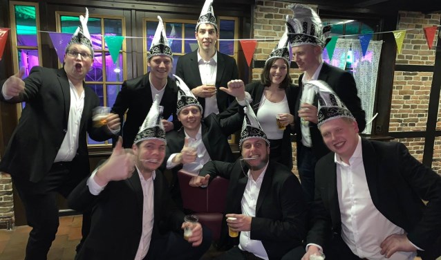 De raad van elf van de Ketsmennekes. Foto: PR