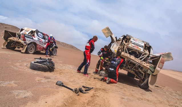Zware tegenslag voor de equipe van Bernhard ten Brinke; na 2,5 sleutelen lijken de kansen op een topklassering verkeken. Foto: PR