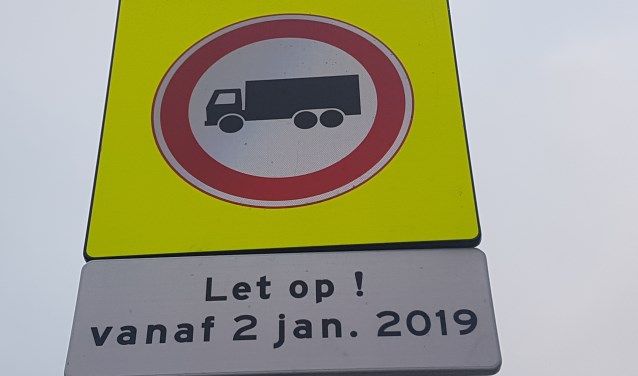 De gemeente Oost Gelre heeft maatregelen genomen om de gevaarlijke situatie op de het kruispunt Rabobank tegen te gaan. Foto: Kyra Broshuis