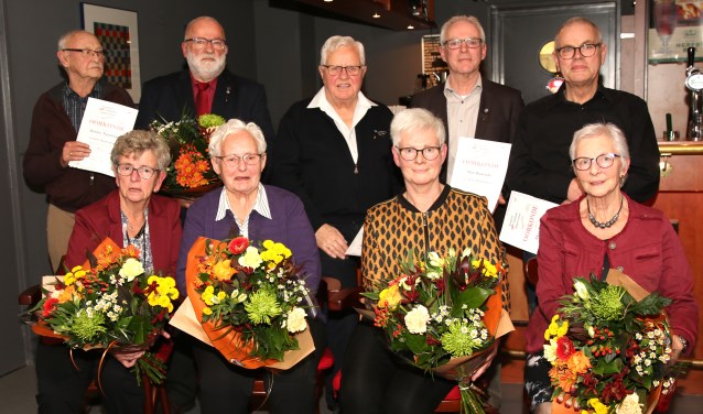 V.l.n.r.: Bennie Taankink (Hengelo), Henk Bloemendaal (Eefde) Theo Nijenhuis (Vorden), Han Radstake (Vorden) en Theo Nijenhuis (Hengelo). Foto: Theo Frencken