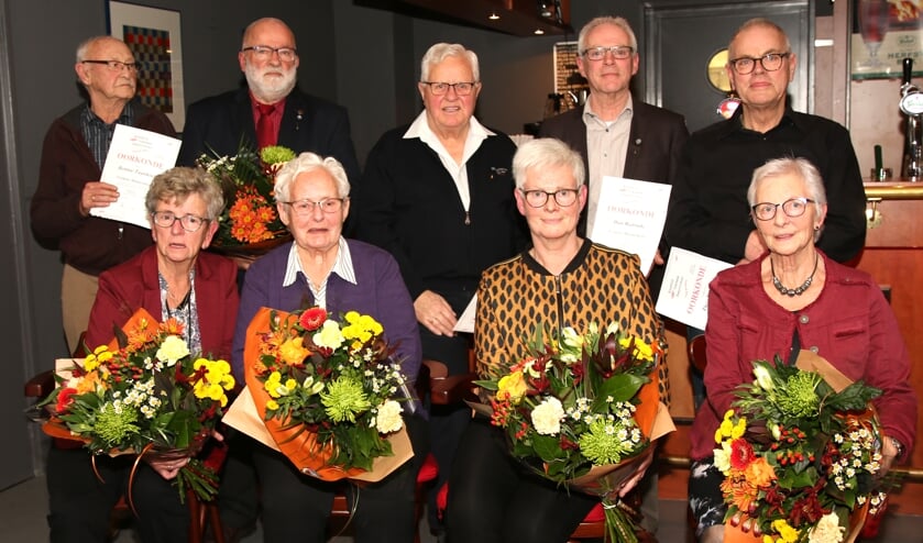 V.l.n.r.: Bennie Taankink (Hengelo), Henk Bloemendaal (Eefde) Theo Nijenhuis (Vorden), Han Radstake (Vorden) en Theo Nijenhuis (Hengelo). Foto: Theo Frencken