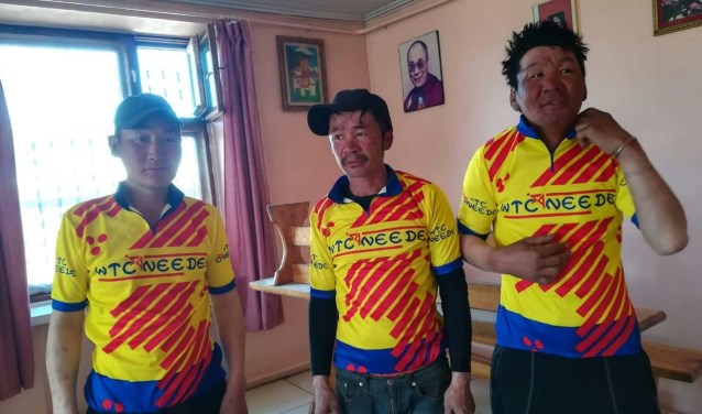 De oude kleding van WTC Neede krijgt in Mongolië een tweede leven. Foto: PR