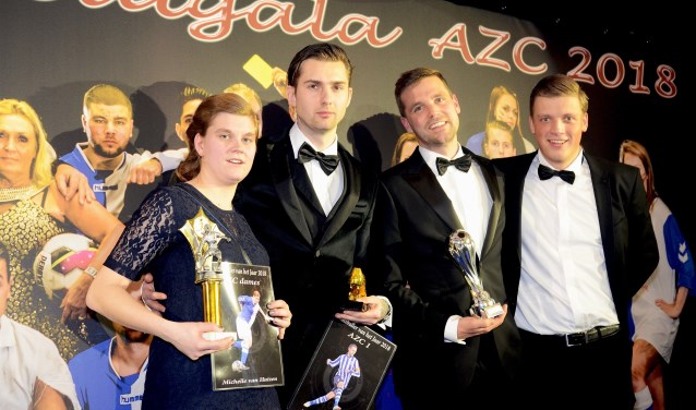 AZC Voetballers en talent van het jaar (v.l.n.r.): Michelle van Huizen, Lars van Roon, Jorg Heemskerk en Luc Wassink. Foto: Freddy Burgers