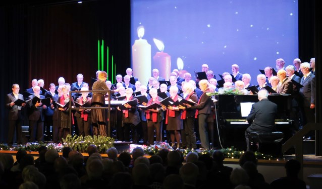 Inter Nos Groenlo tijdens het Kerstconcert 2018. Tekst en foto: Theo Huijskes