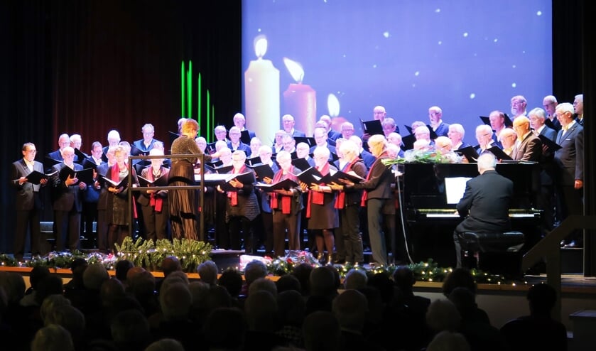 Inter Nos Groenlo tijdens het Kerstconcert 2018. Tekst en foto: Theo Huijskes