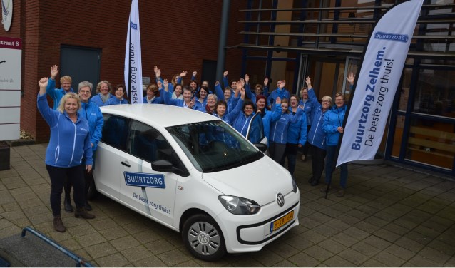 Medewerkers van Buurtzorg Zelhem vieren het tienjarig jubileum. Foto: Fotograaf Zelhem