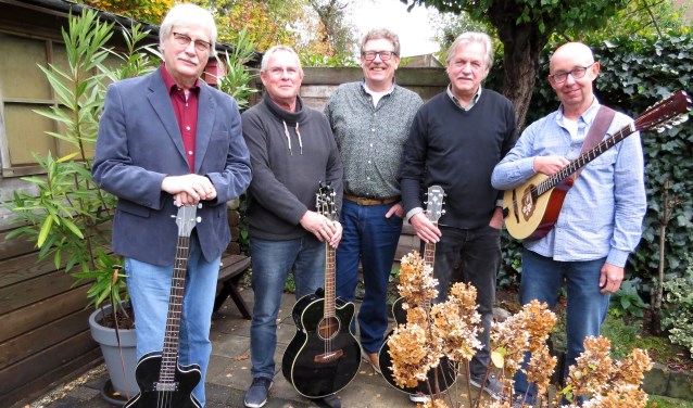 De mannen van GoedVolk: Frans Beernink, Wim Jansen, Frans van Gorkum, Stef Geurtzen en Henk Westerveld. Foto: Josée Gruwel