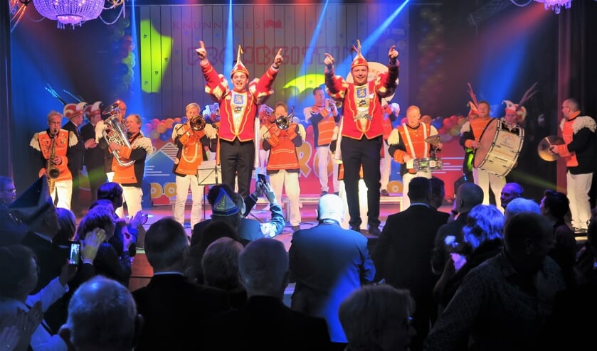 Een beeld van de aan stadsprins Ivo en zijn adjudant Mark opgedragen pronkzittingen. Foto: Theo Huijskes