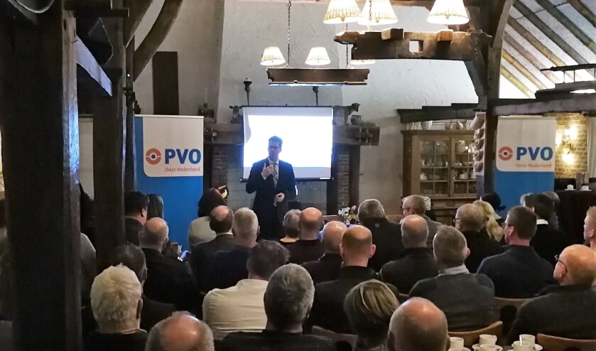 Burgemeester Joost van Oostrum tijdens de bijeenkomst. Foto: Rob Weeber