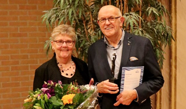 Jubilaris Henk Heideman en zijn vrouw Gerda. Foto: PR