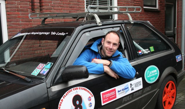 Ronny Peters in zijn Mazda. Foto: Verona Westera