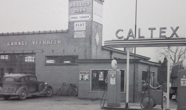 Aalten, garage Veerbeek, benzinepomp. Foto: collectie Leo van der Linde, met dank aan Geb Garretsen