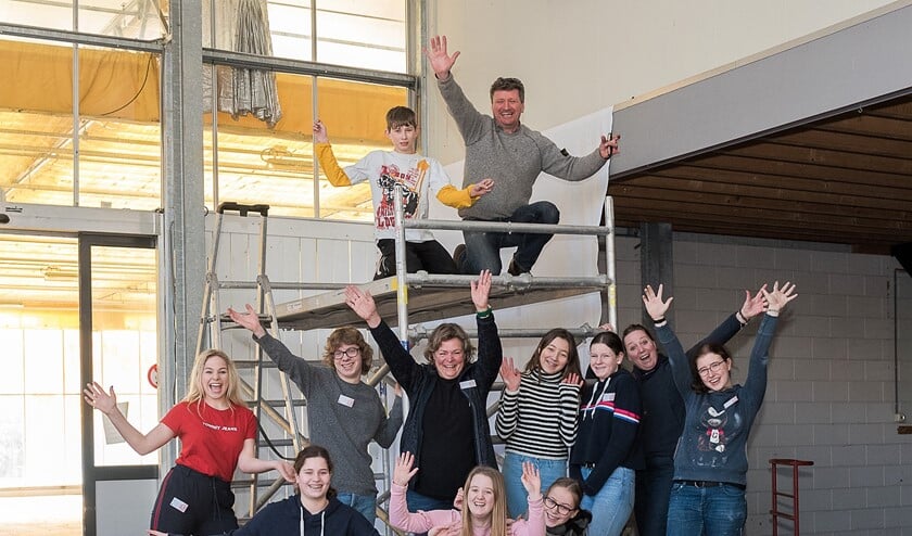 Het team van het Practicon met bloemist Bart Bresser (boven) op de tuinbeurs. Foto: Leonie Jansen