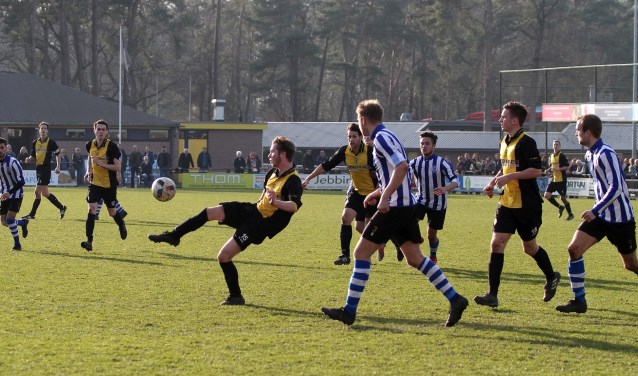 Actiefoto tijdens wedstrijd Vorden-AZC. Foto: Johan Bolink