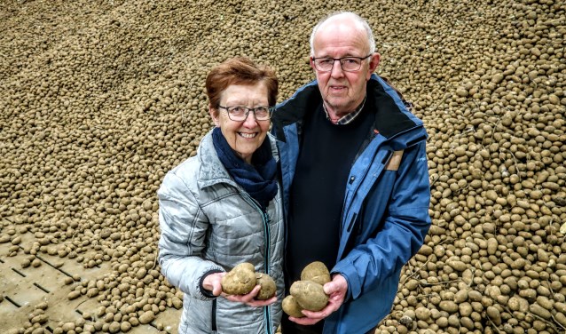 Voor Gerrit en Henny Wullink speelden de aardappelen 45 jaar lang een zeer belangrijke rol in hun leven. Foto: Luuk Stam