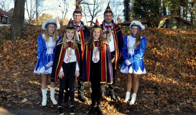 Het huidige prinsenpaar en jeugdprinsenpaar van de Noamelkers. Foto: PR