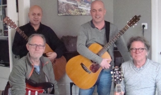 gitarist Luc ten Brinck treedt op met vrienden in Silvolde. Foto: PR