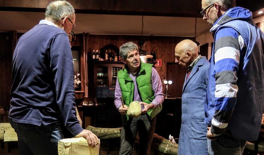 Cursus klompen maken in Keijenborg. Foto: Luuk Stam