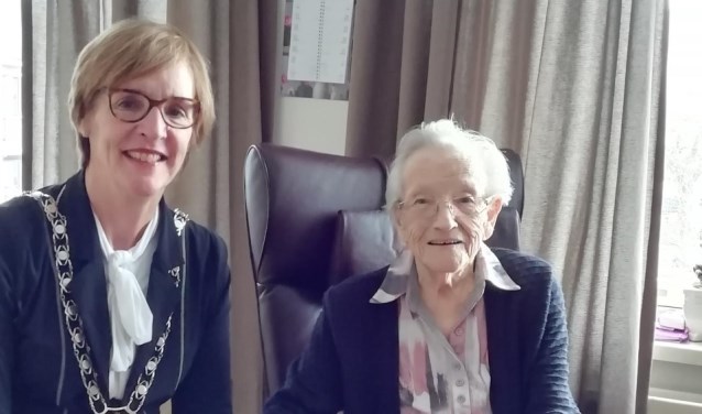 Hoog bezoek voor mevrouw Hanselman. Foto: eigen foto