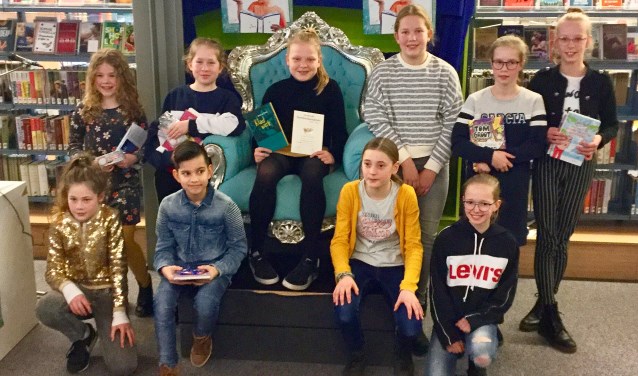 Boven vlnr: Aranke Wouda, Luna Meijnen, Maartje Reinerink, Jikke Wopereis, Liz Roerink, Famke Adema Onder: Nikaé Ballast, Jayden Westendorp, Karlijn Waalderbosch, Zoë te Brake. Foto: PR