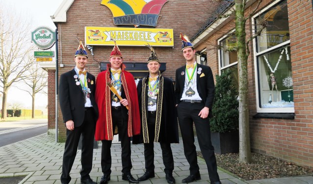 Vlnr. president Wout Tuinte, prins Eef Helmers, adjudant Freek Helmers en vorst Ruben Arink van CV De Maispotters uit Voor-Beltrum. Foto: Theo Huijskes