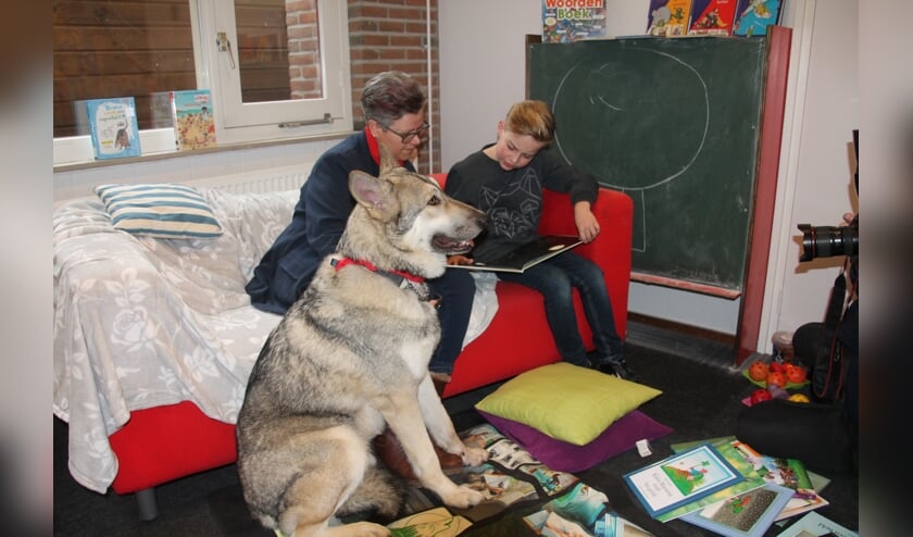 Hotch luistert aandacht naar Floris. Foto: Lydia ter Welle