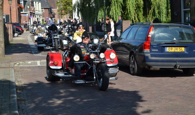 BMC hield vorig jaar een toertocht met ouderen als passagier; dat is een voorbeeld van een activiteit die het GGDF zou kunnen steunen, Foto: Archief Achterhoek Nieuws - Karin Stronks