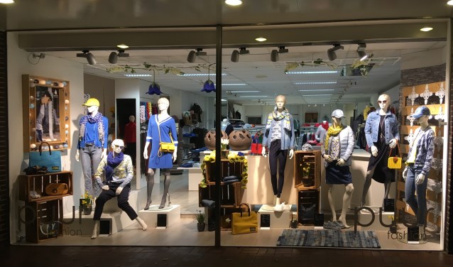 Puur Fashion in Zelhem bestaat vijf jaar. Foto: Odette Regelink
