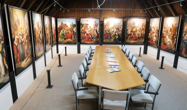 Een beeld van de veertien olieverfstaties. Foto: Theo Huijskes