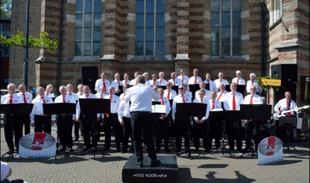 Mooi Koor man tijdens een optreden in Doetinchem. Foto: PR