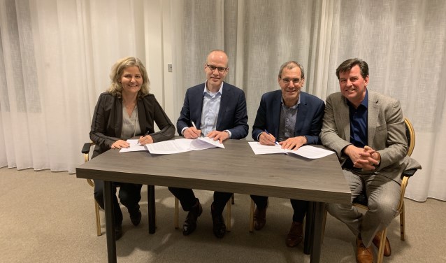 De ondertekening van de intentieverklaring tussen Klimmendaal, Azora en Sensire. Foto: PR
