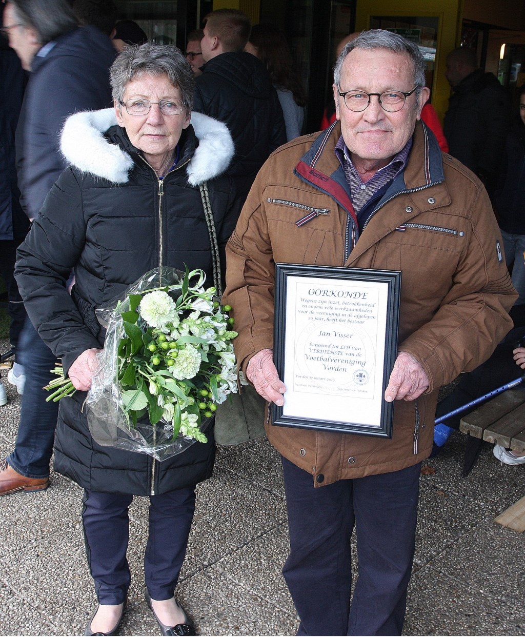 Jan Visser kreeg voorafgaand aan de wedstrijd de titel 'Lid van Verdienste'. Foto: PR